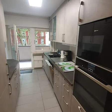 Gemuetliche 3-zimmer-wohnung Mit Tg-stellplatz - Top-lage In