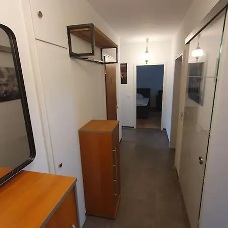 Apartment Gemuetliche 3-zimmer-wohnung Mit Tg-stellplatz - Top-lage In